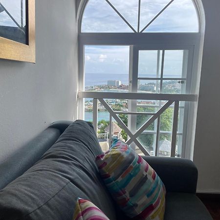 Oceanbreeze Jamaica Penthouse, 7-Minute Walk To Beach Ocho Ríos Extérieur photo
