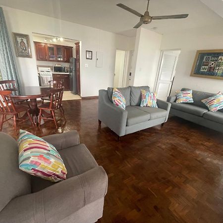 Oceanbreeze Jamaica Penthouse, 7-Minute Walk To Beach Ocho Ríos Extérieur photo
