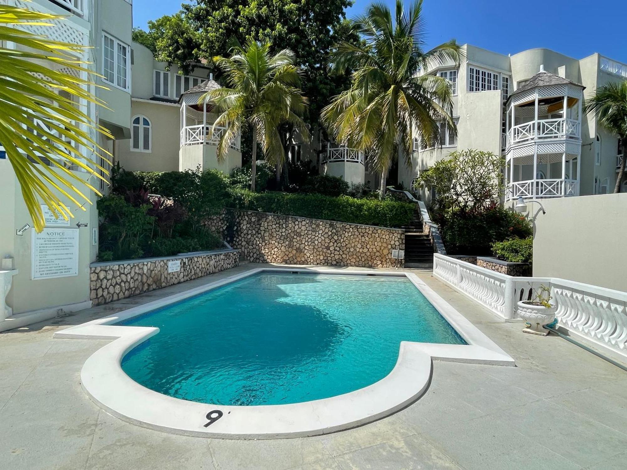 Oceanbreeze Jamaica Penthouse, 7-Minute Walk To Beach Ocho Ríos Extérieur photo