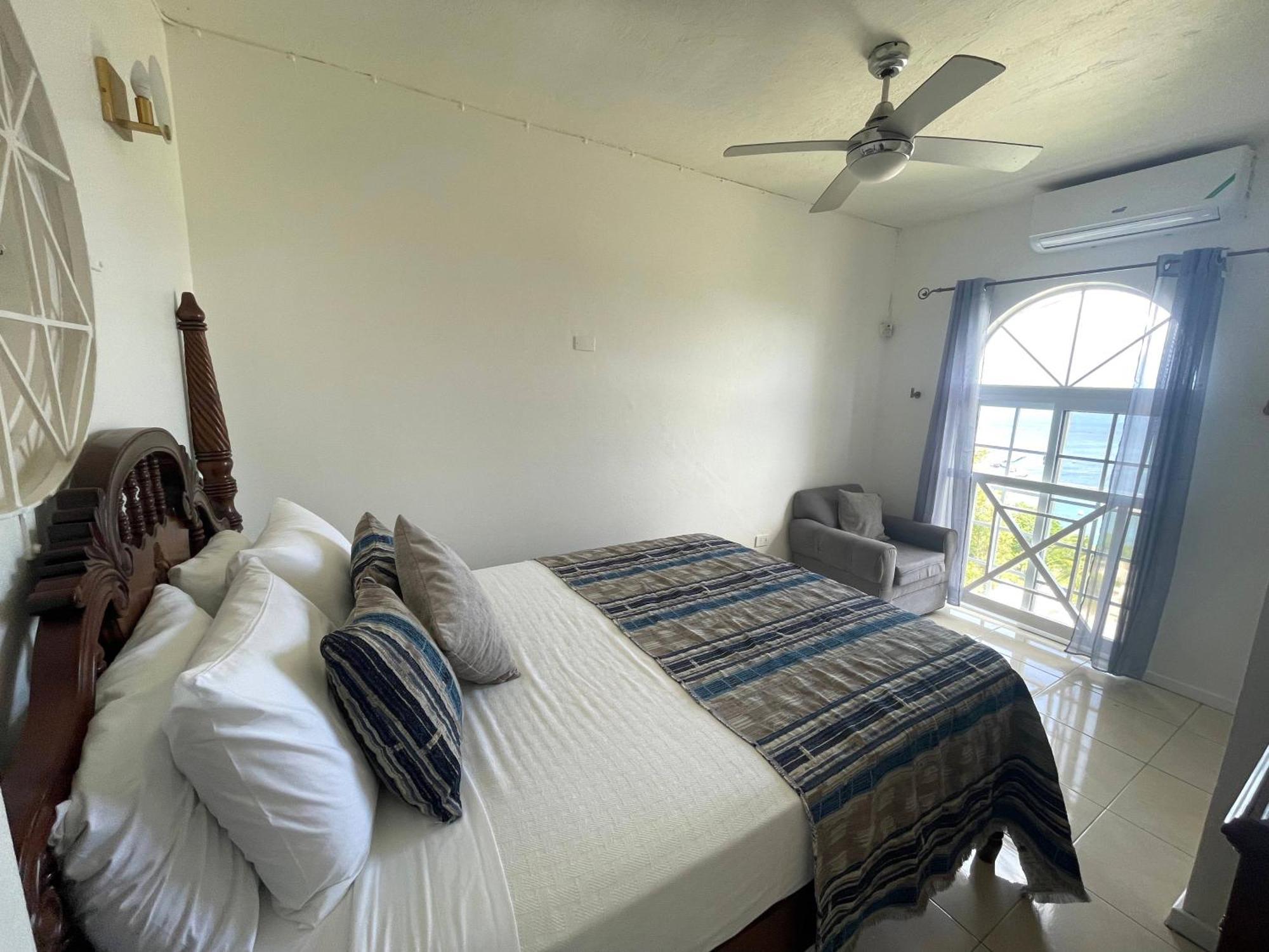 Oceanbreeze Jamaica Penthouse, 7-Minute Walk To Beach Ocho Ríos Extérieur photo